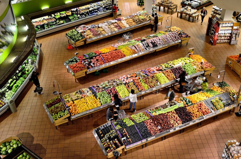 primeur-SOLLIES PONT-min_supermarket_stalls_coolers_market_food_fresh_shop_organic-652223